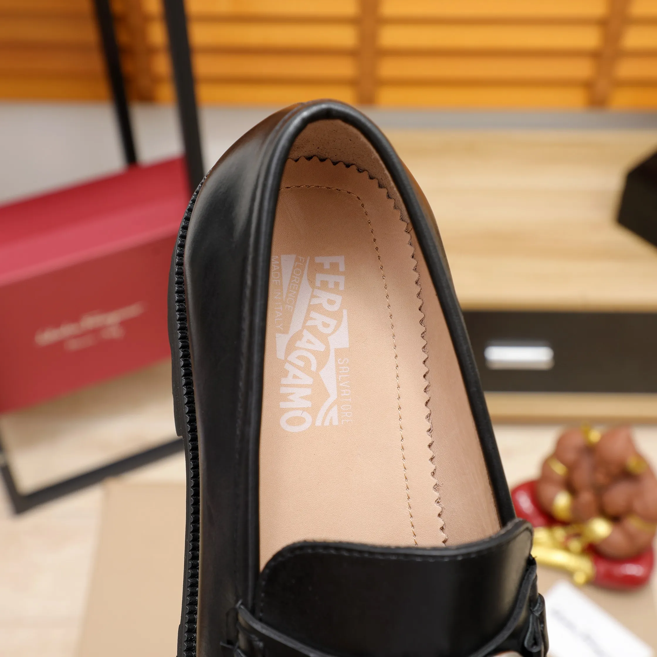Men's shoes 💰500 🕷🕷🐂【Ferragamo】 Popular fashionable casual shoes🇨🇳Official website counter 1:1 production, original mold opening💯Good quality visible, imported high-end first-layer waxed calfskin, water-dyed🐂leather lining🌿very clear texture, high-quality waterproof, non-slip and wear-resistant outsole🎋high quality and low price, truly handmade🍓black color available! Code number 38-45……